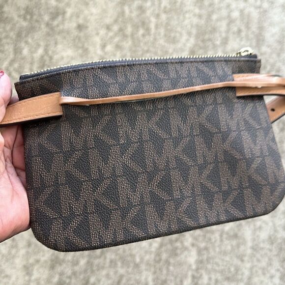 Michael Kors Signature Belt Bag - Picture 3 of 8